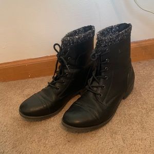 Combat boots